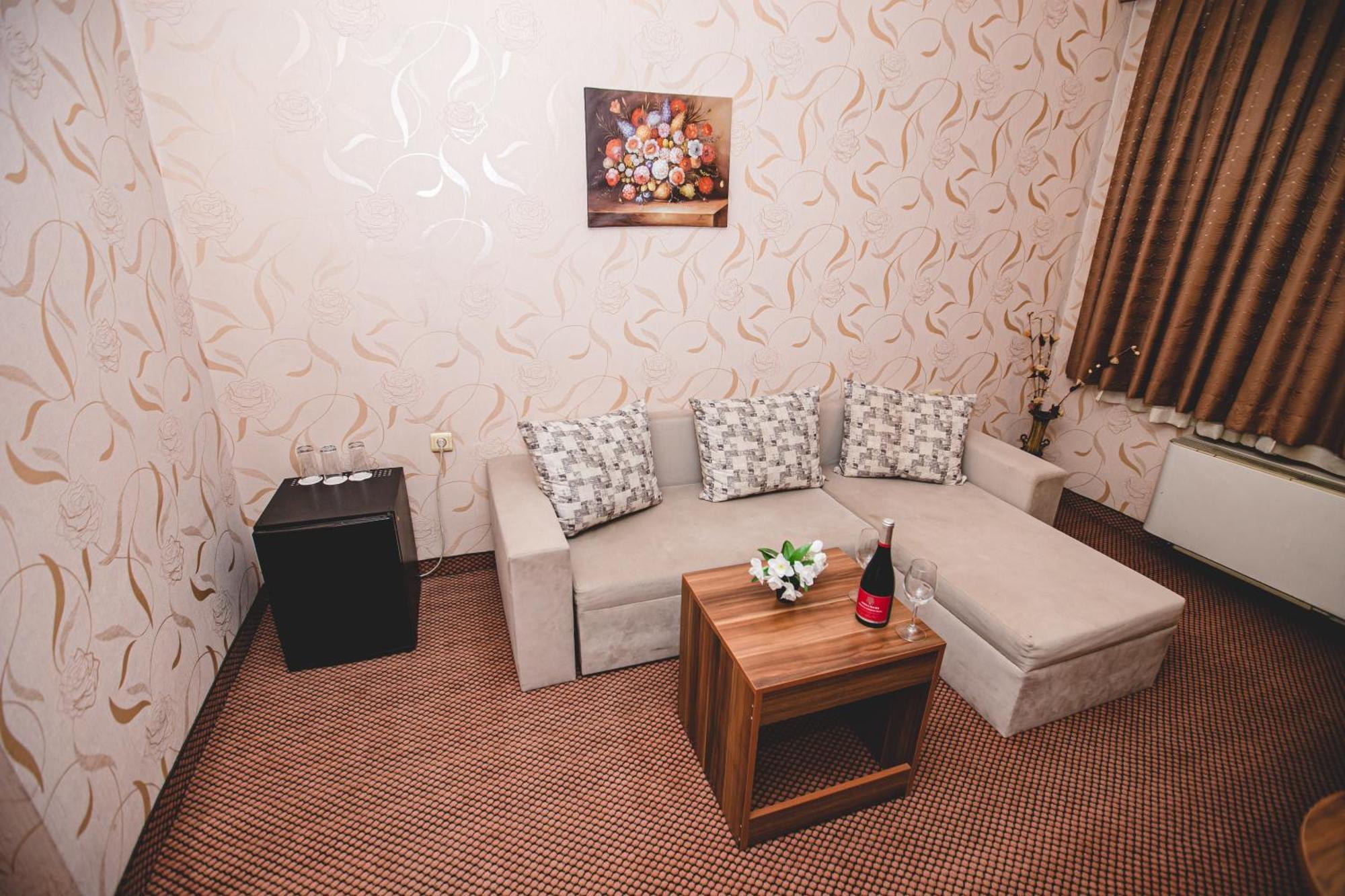 חאסקובו Rodopi Hotel מראה חיצוני תמונה