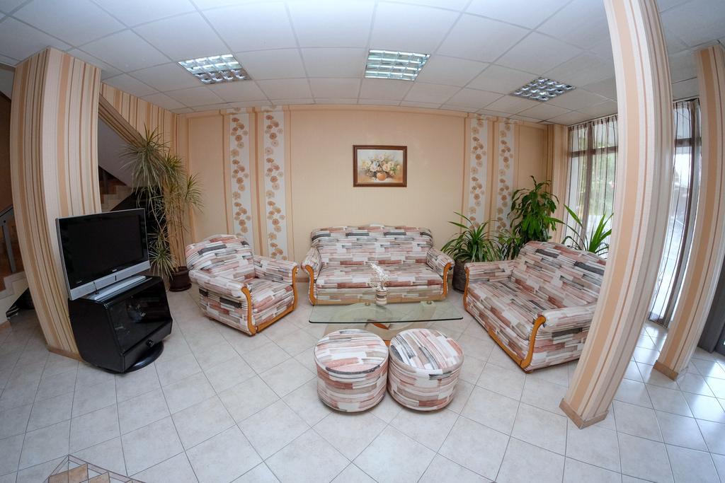 חאסקובו Rodopi Hotel מראה חיצוני תמונה