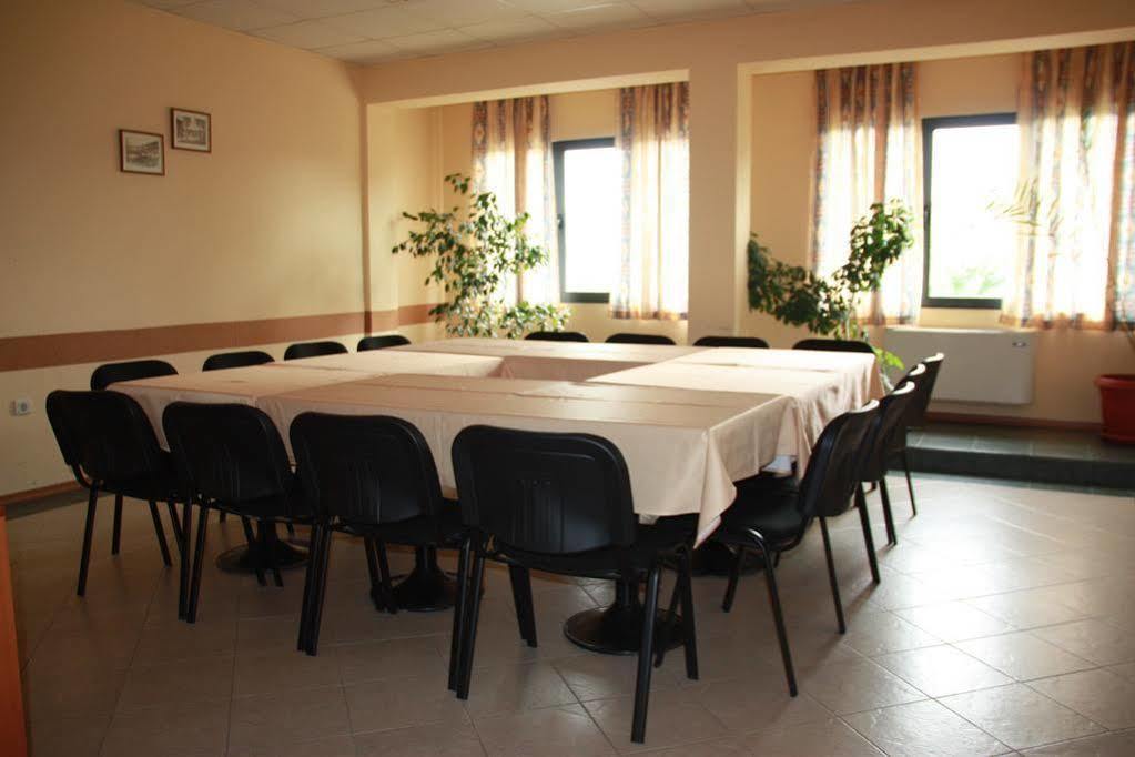 חאסקובו Rodopi Hotel מראה חיצוני תמונה