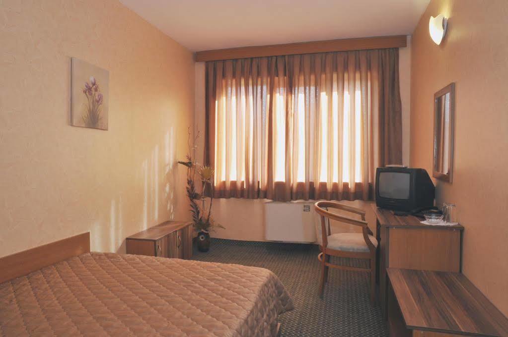 חאסקובו Rodopi Hotel מראה חיצוני תמונה